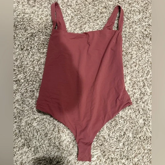 SKIMS Women's Bodysuit in Deep Burgundy - Picture 1 of 3